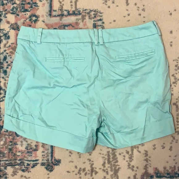 Stretch Extensible Mint Green Cuffed Shorts - Picture 3 of 3